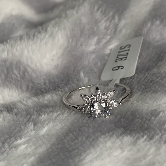 Charmed Aroma Ring (Sz 6) - Picture 4 of 7